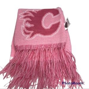 Calgary Flames Pink & White Youth Flames Scarf - Next to new